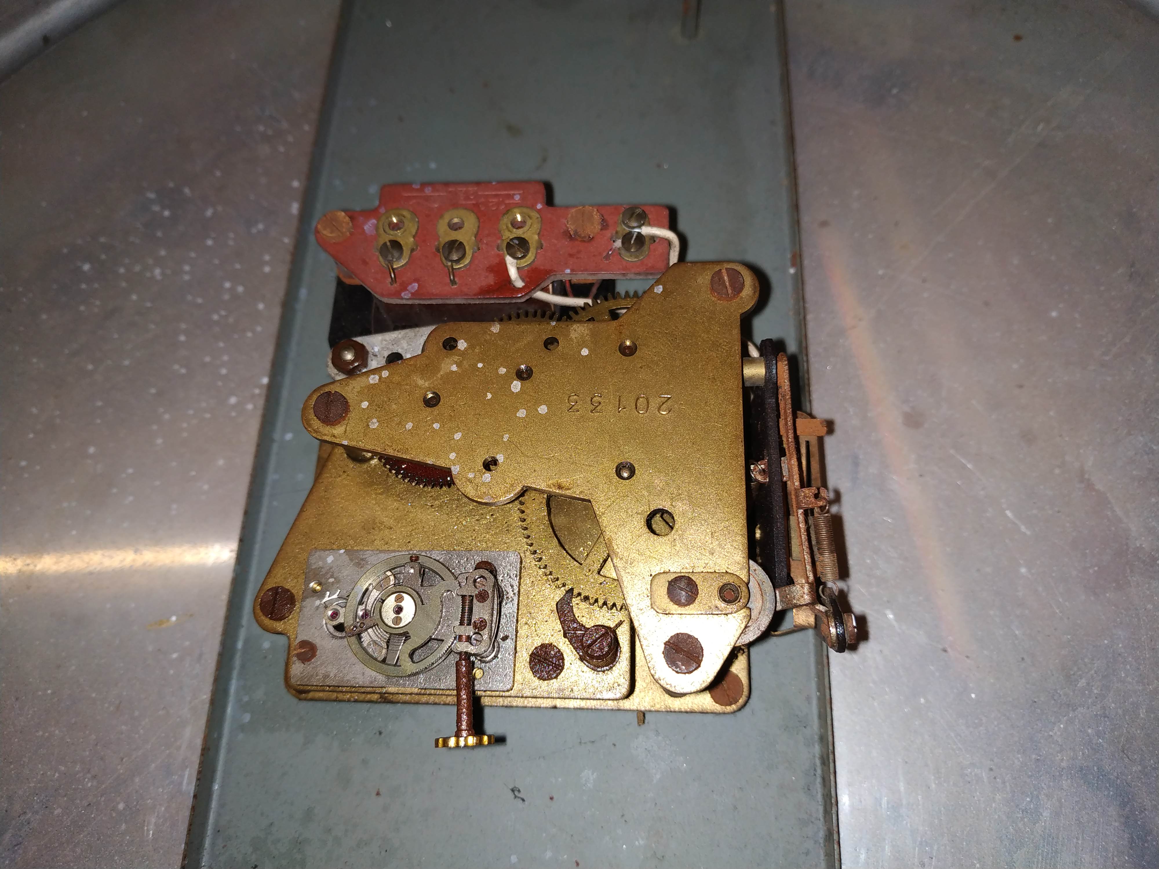 Horloge electromecanique Peweta en panne Http:\\\\techniqueg60.com\\2
