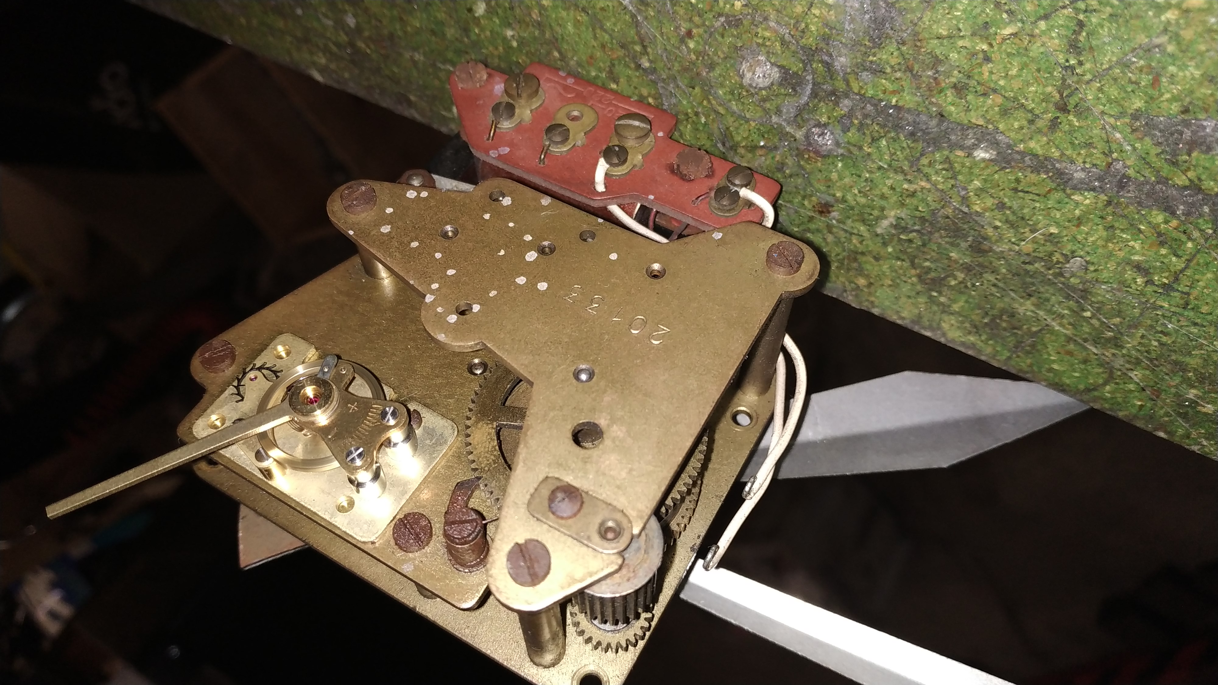 Horloge electromecanique Peweta en panne Http:\\techniqueG60.com\4